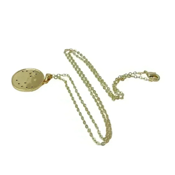 Ying Yang gold medallion necklace, bestfriend gift sun moon star coin jewelry - Picture 5 of 12